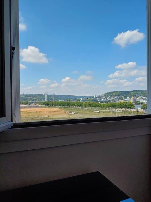 Spacieux F4 Avec Vue Panoramique Et 2 Places De Parking Ruan Exterior foto